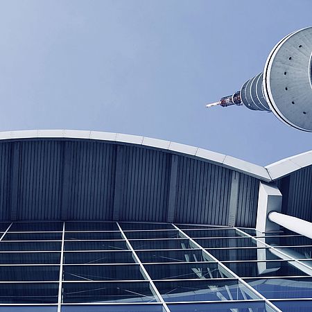 Hamburg Messe: View from below to the façade roof